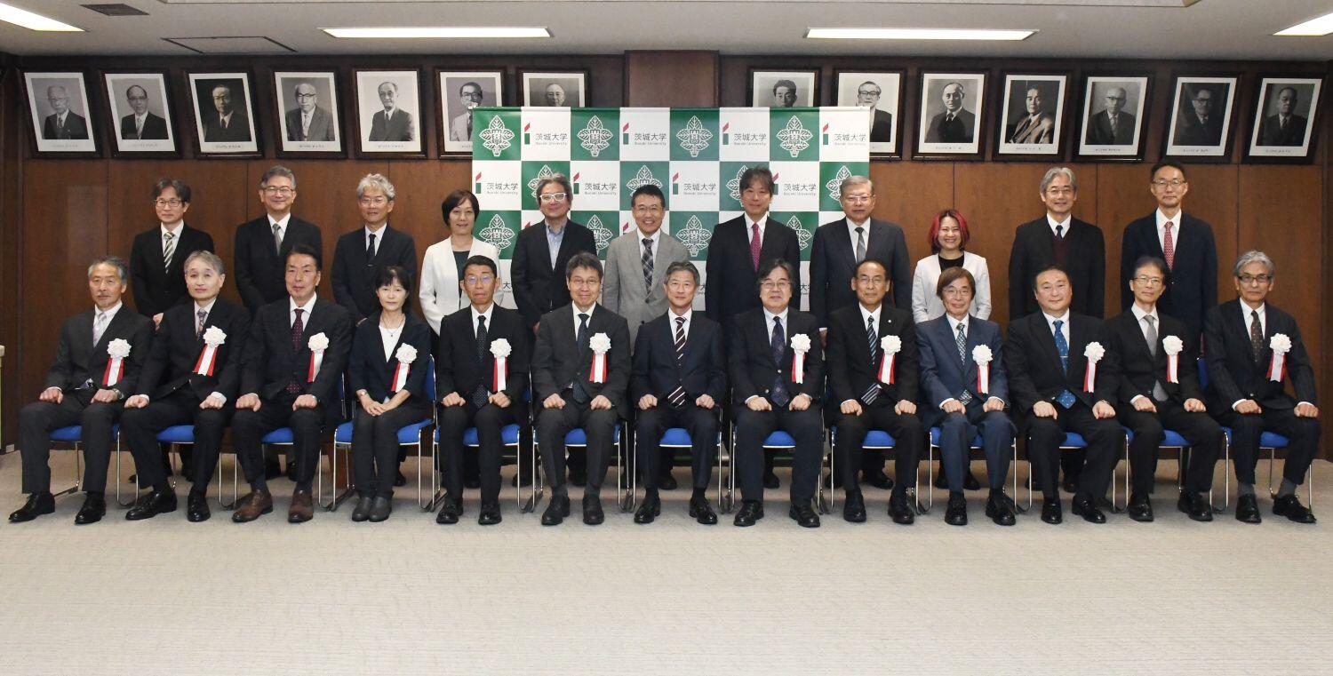 名誉教授の称号を授与された皆さん